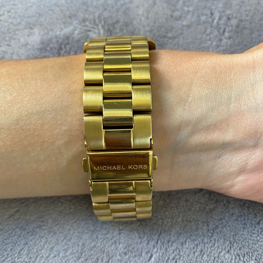 Michael Kors gold watch - Picture 5 of 5